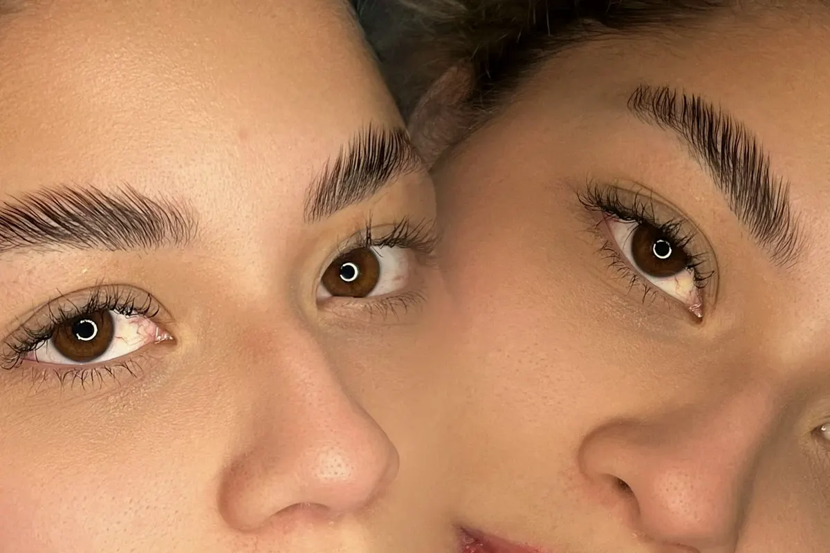 Antes e depois de Brow Lamination lado a lado